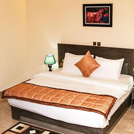 Beni Gold Hotel, Ikoyi ลากอส ภายนอก รูปภาพ
